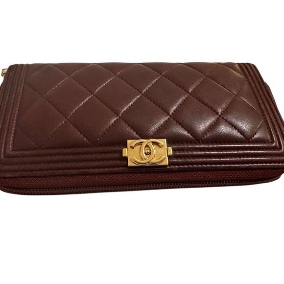 Chanel Brown Quilted Wallet with Gold Accents - Picture 5 of 15